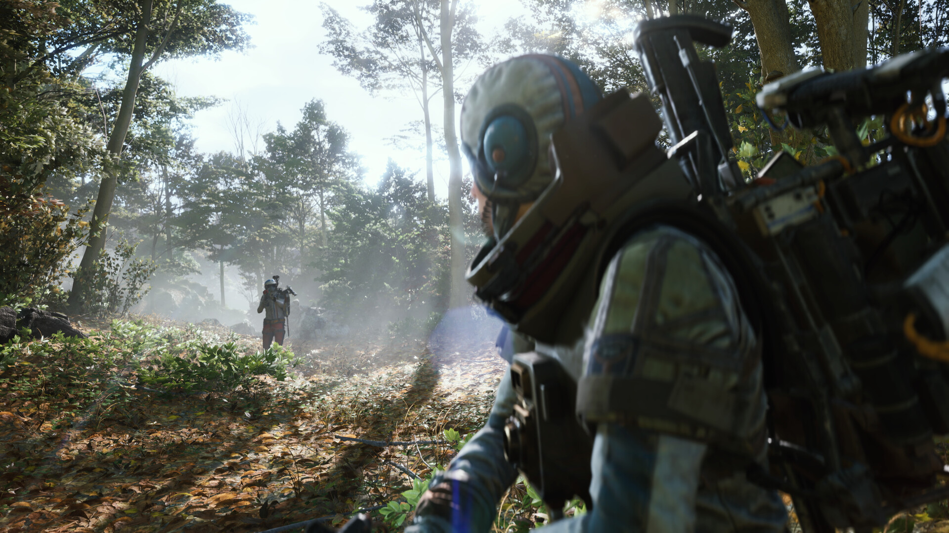 Un personaggio equipaggiato attraversa un’area boschiva — ARC Raiders.