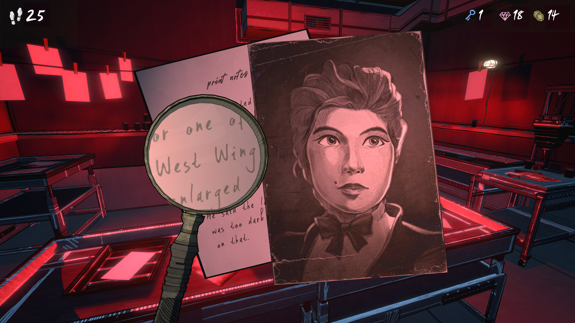 Esplorazione di una stanza rossa con indizi — Blue Prince. Screenshot generale del gioco, non anteprima delle impostazioni di accessibilità.
