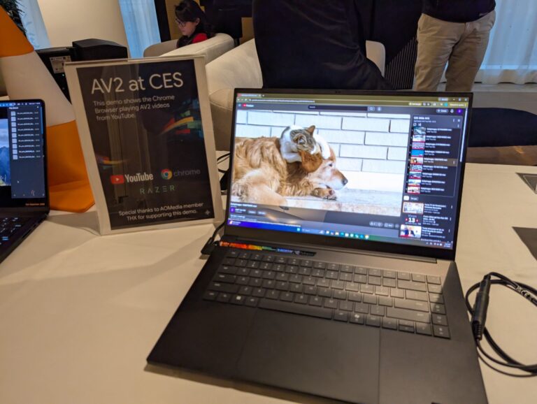 Dimostrazione AV2 su un portatile al CES 2026. Immagine: AOMedia.