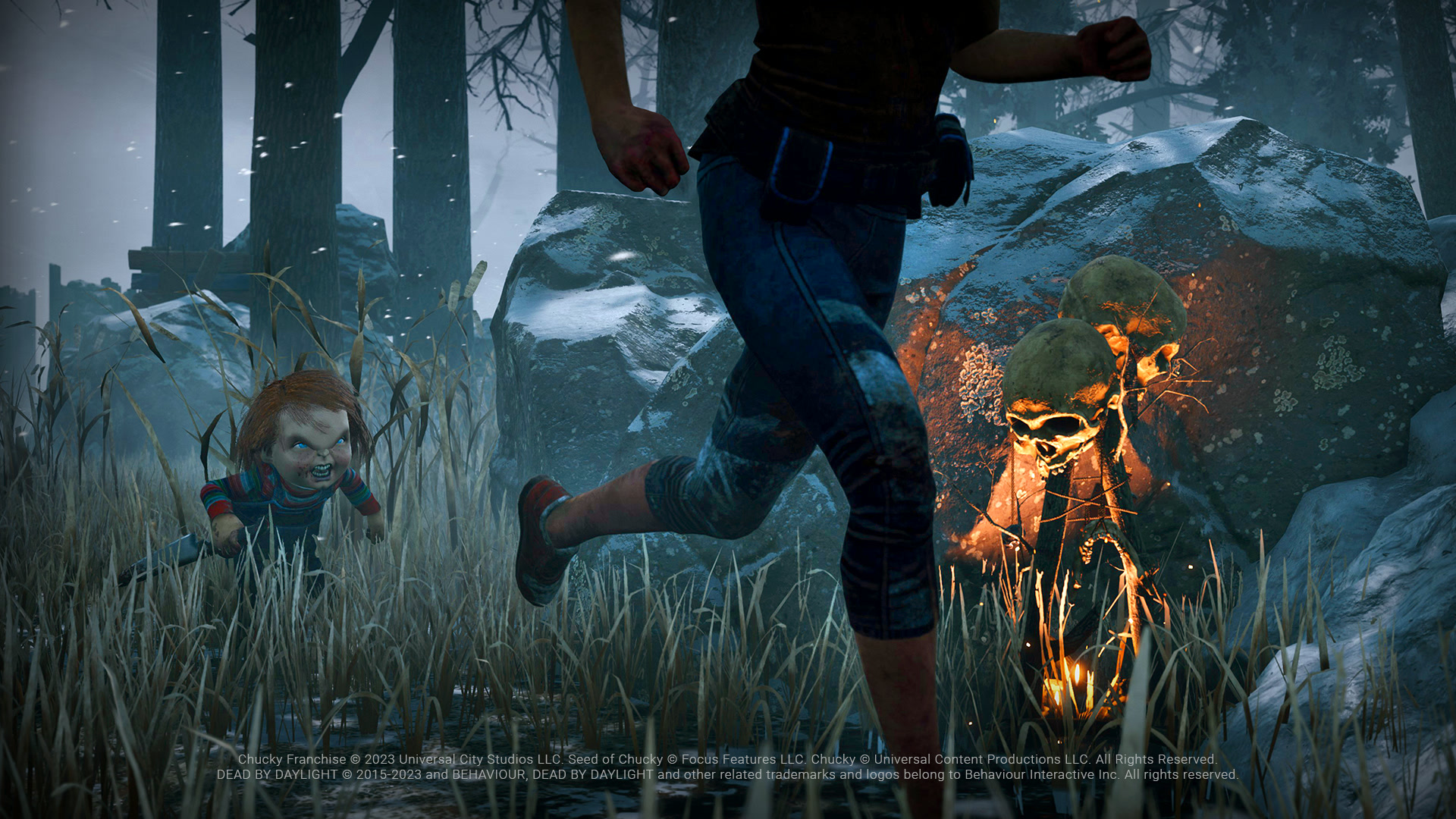 Chucky insegue un sopravvissuto in una schermata ufficiale di Dead by Daylight.