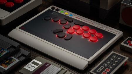 8BitDo Arcade Controller Pro apre i preordini: display e cinque tasti extra