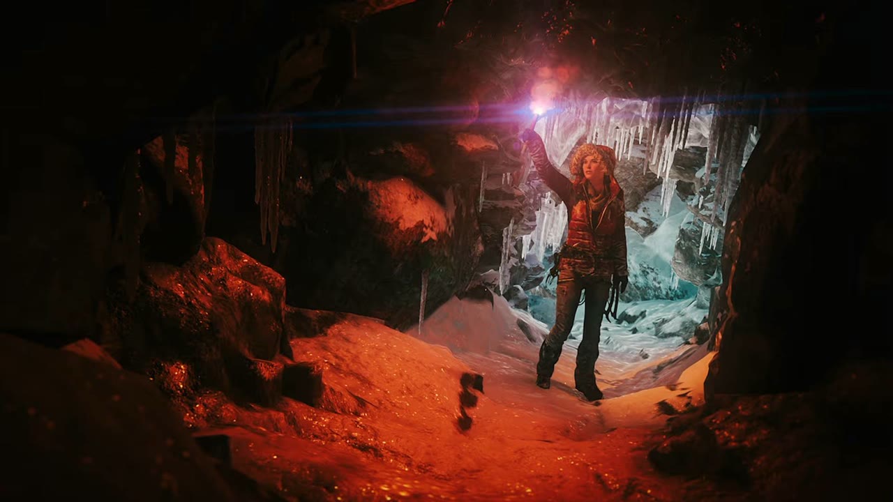 Lara Croft esplora una grotta in Rise of the Tomb Raider